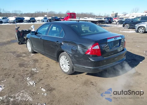 2011 Ford Fusion Hybrid z USA, uszkodzony, nr VIN 3FADP0L30BR170547
